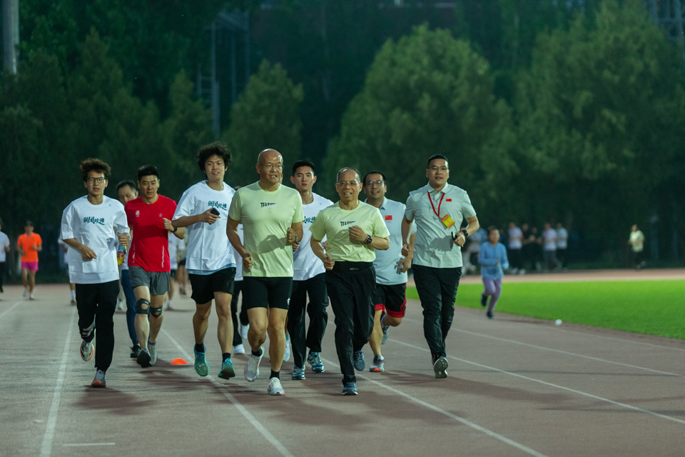 751505249c3f4bacad68175886566de7.jpg